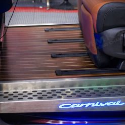 Sàn Gỗ Cho Kia Carnival Tại Bình Tân