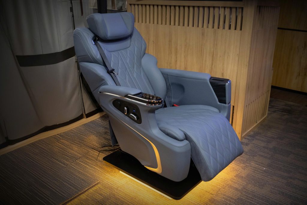 Độ Ghế Chỉnh Điện Cho Vinfast Limo Green