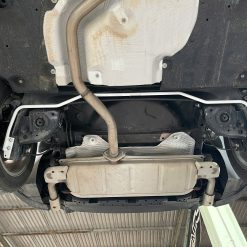 Meta description (SEO): Thanh giằng Ultra Racing cho Hyundai Elantra giúp tăng độ cứng vững khung gầm, giảm rung lắc, cải thiện khả năng vào cua và nâng cao an toàn. Lắp đặt chính hãng tại CarVn.