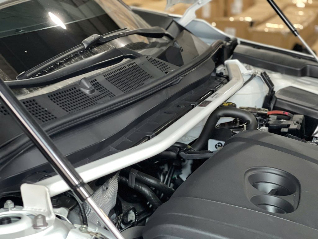 Thanh Giằng Ultra Racing Cho Mitsubishi Outlander