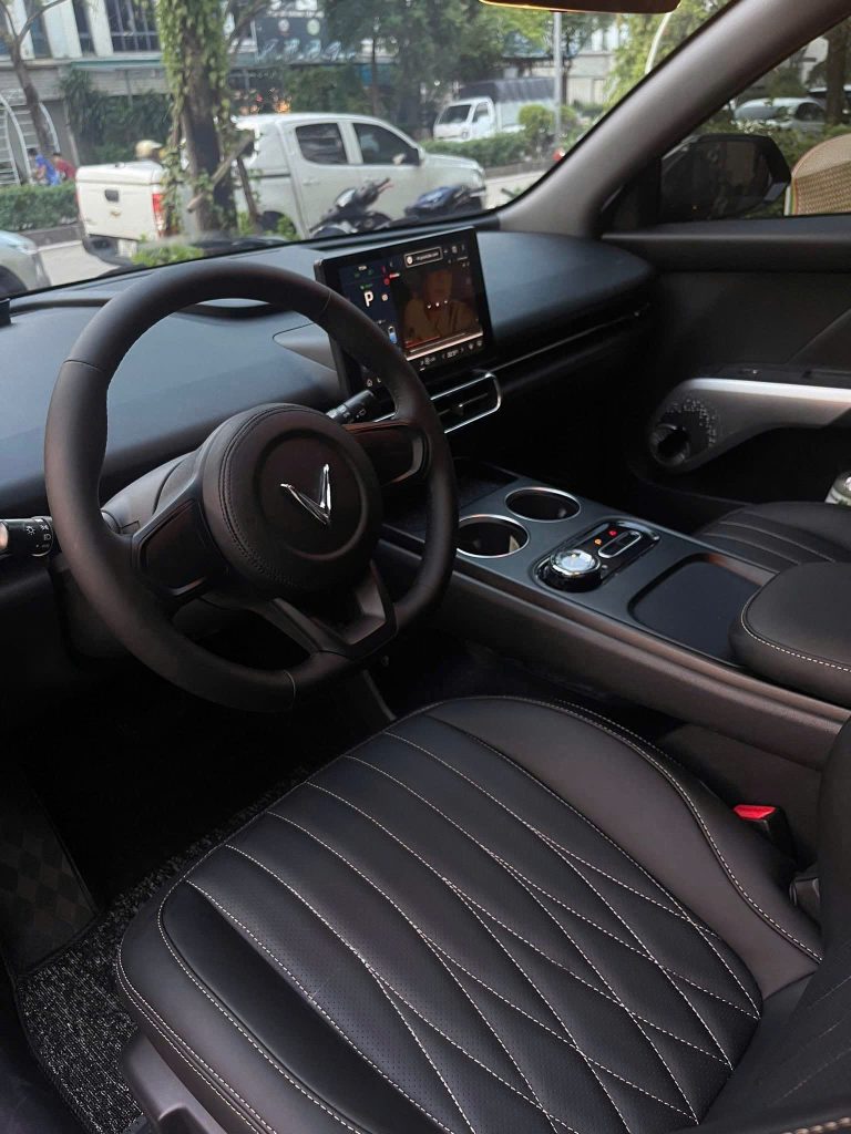 Khâu Da Vô Lăng Cho Vinfast Limo Green