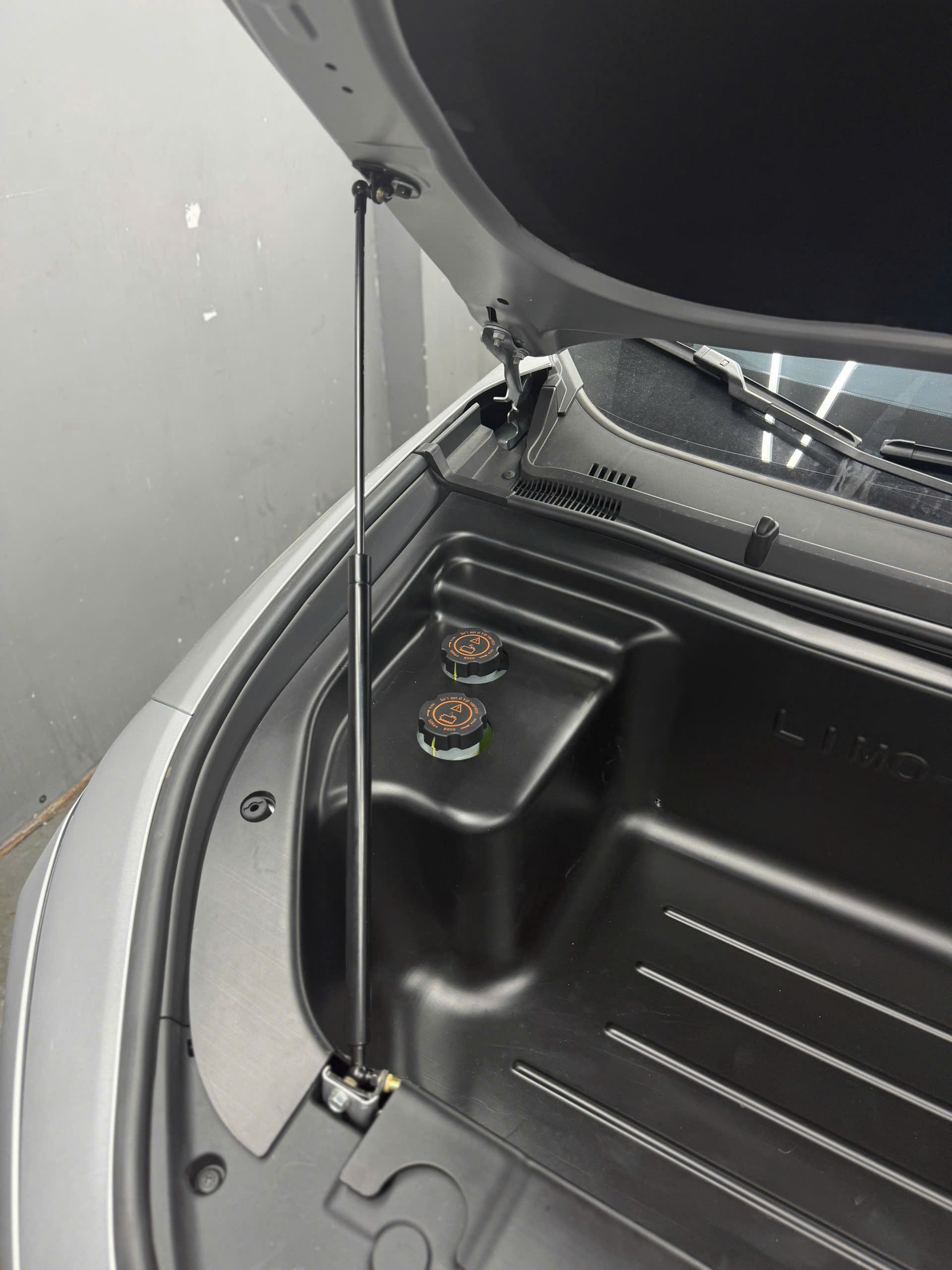 Cốp trước Cho Vinfast MPV 7 4