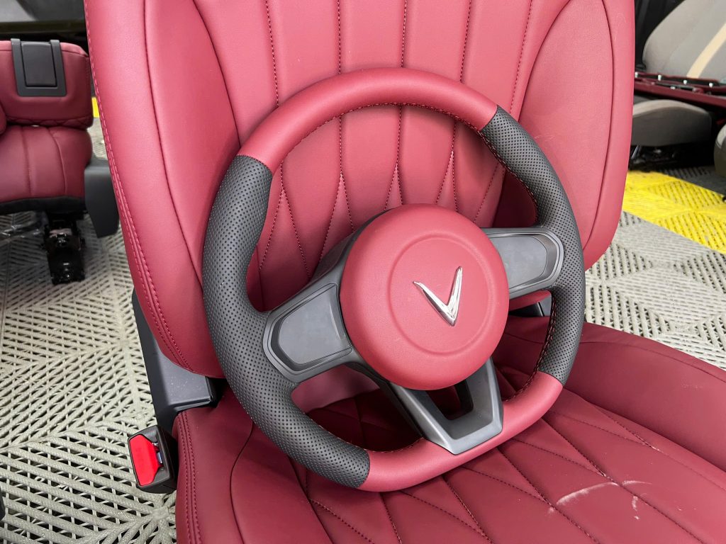 Khâu Da Vô Lăng Cho Vinfast MPV 7