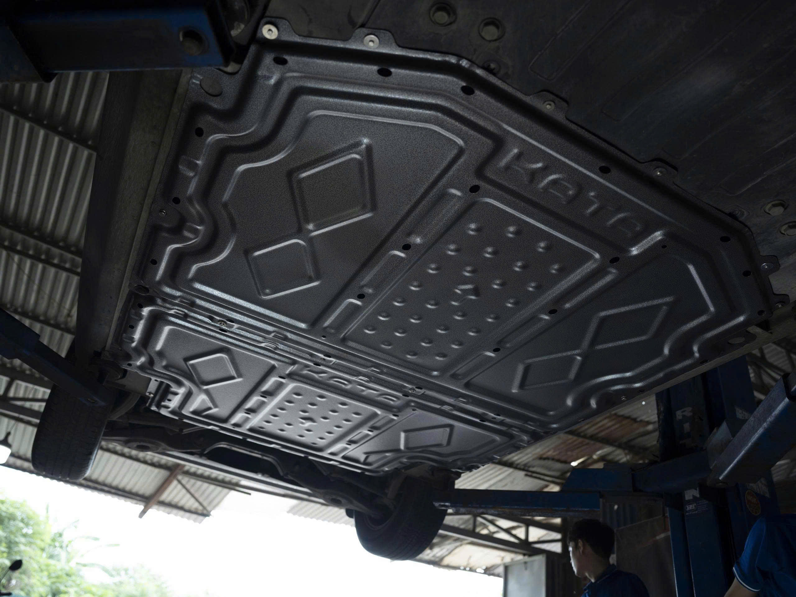 Ốp Bảo Vệ Pin Kata Cho Vinfast MPV 7 Ốp Bảo Vệ Pin Kata Cho Vinfast MPV 7